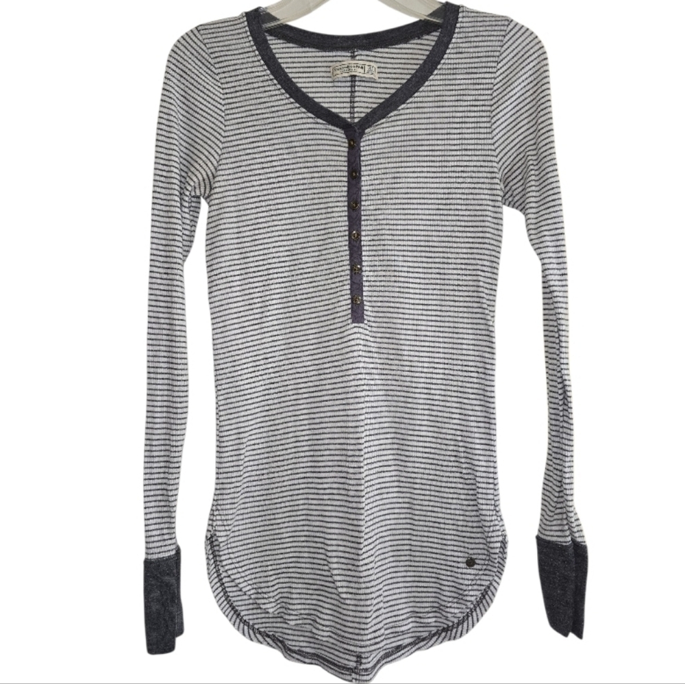 Vintage Y2K Abercrombie & Fitch 2000s Long Sleeve Thermal Henley Top Striped XS